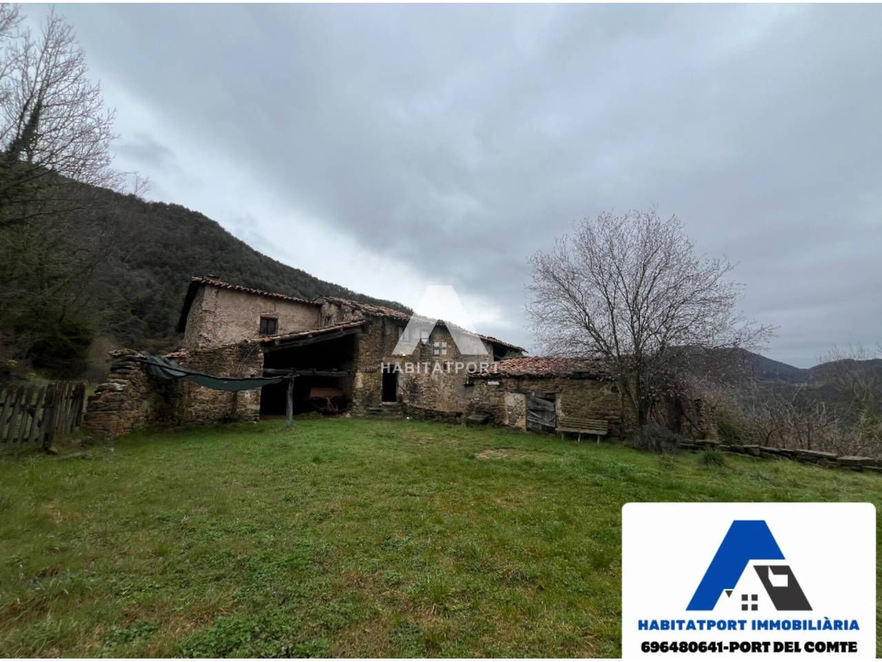 Country house for sale in Les Llosses