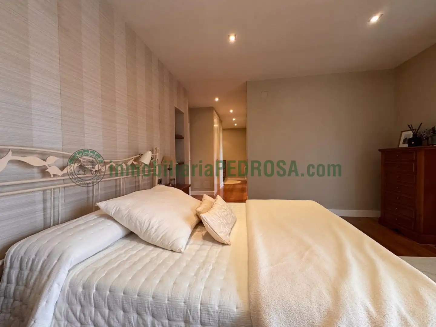 Habitación de Casa o chalet en venta en Pontevedra Capital  con Calefacción, Jardín privado y Terraza