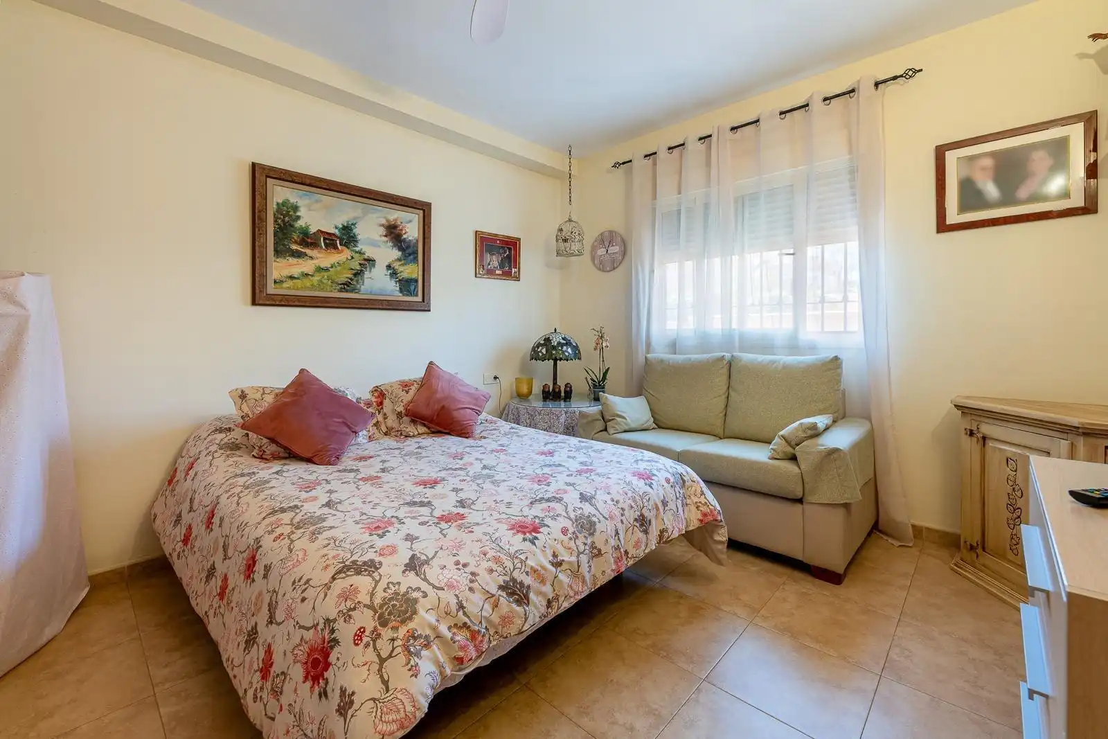 Habitación de Casa adosada en venta en Alhaurín de la Torre con Aire acondicionado, Jardín privado y Terraza