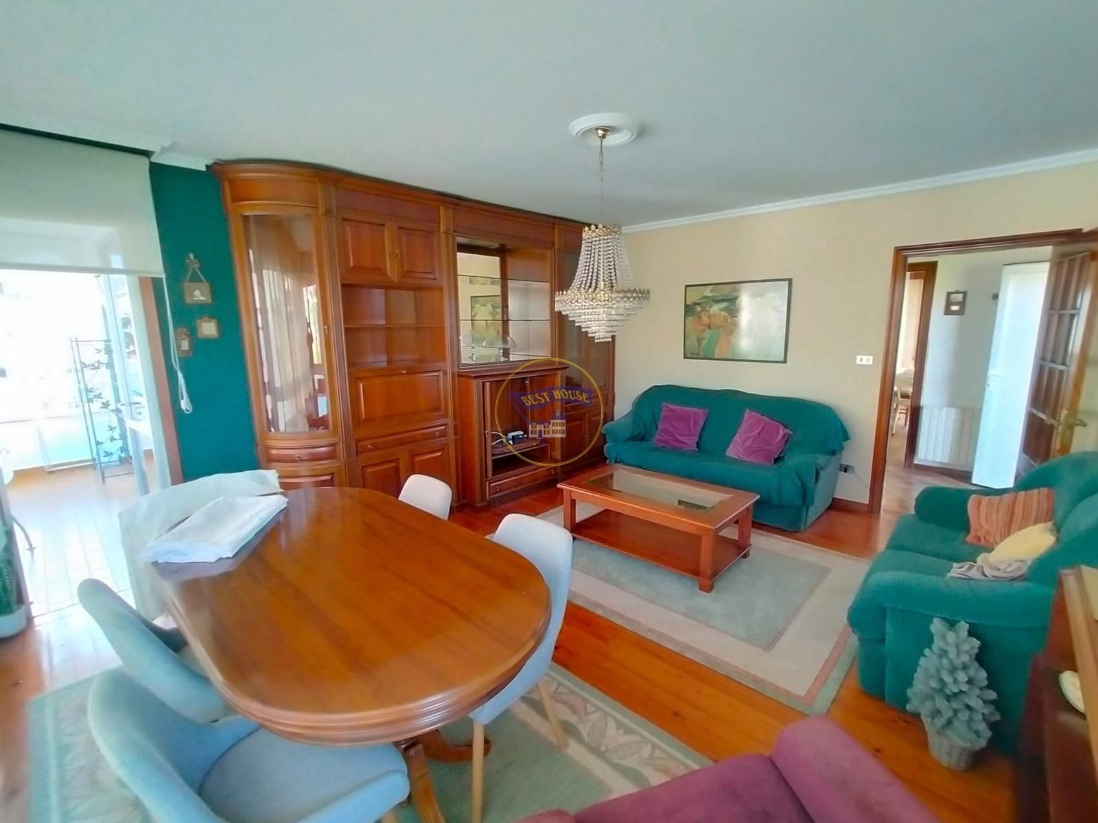 Living room of Flat to rent in Vigo   with Heating, Parquet flooring and Terrace