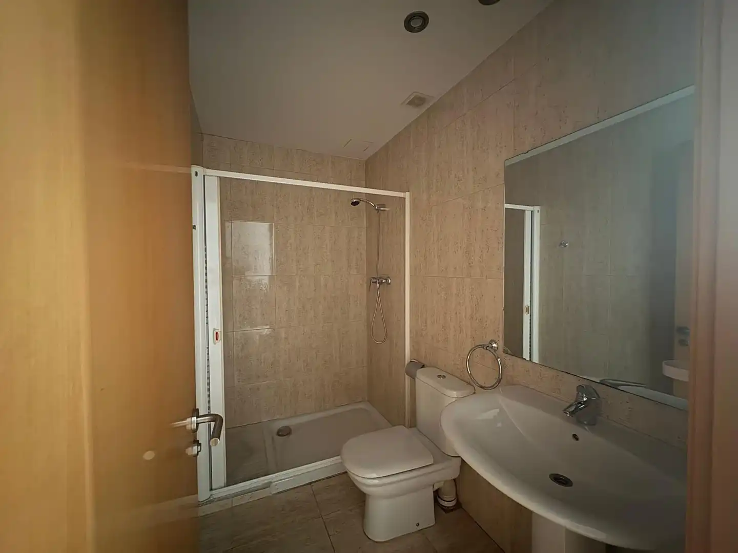 Badezimmer von Dachboden zum Verkauf in Igualada mit Klimaanlage und Terrasse