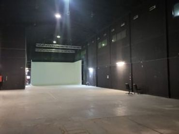 Nave industrial en alquiler en Urbanización Este - Montepríncipe