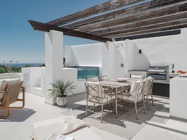 Attique avec piscine à vendre à Benahavís pueblo