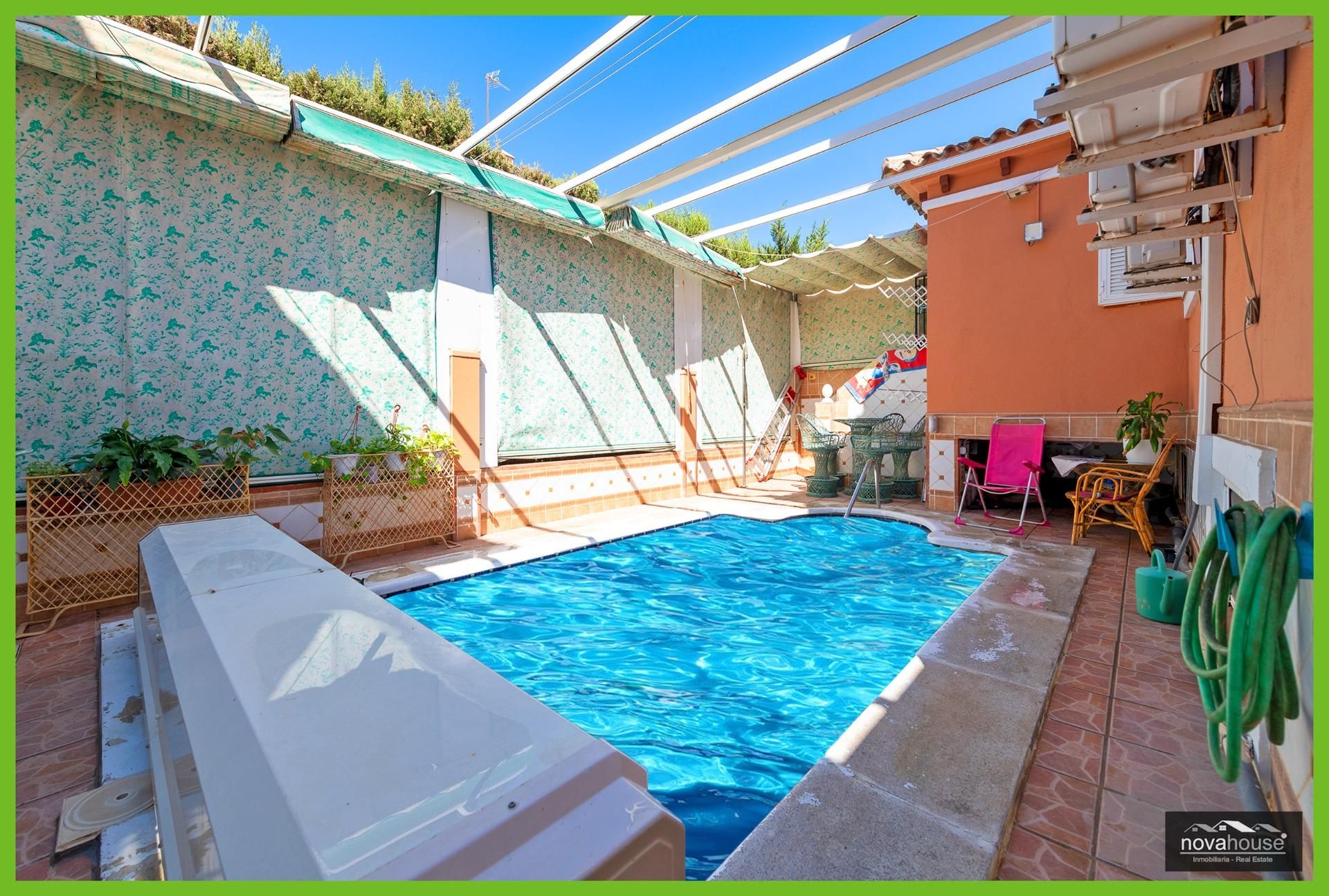 Piscina de Casa o chalet en venta en Torremolinos con Aire acondicionado, Jardín privado y Trastero