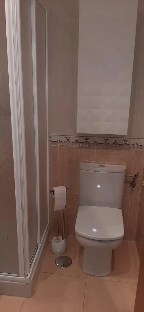 Badezimmer von Wohnungen zur Miete in Gozón mit Heizung