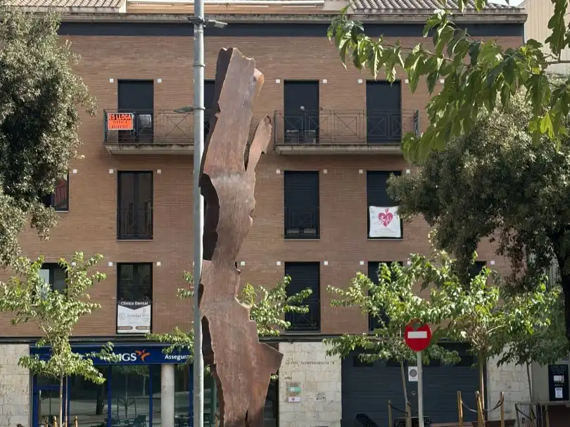 Außenansicht von Büro zur Miete in Manresa mit Klimaanlage, Heizung und Terrasse