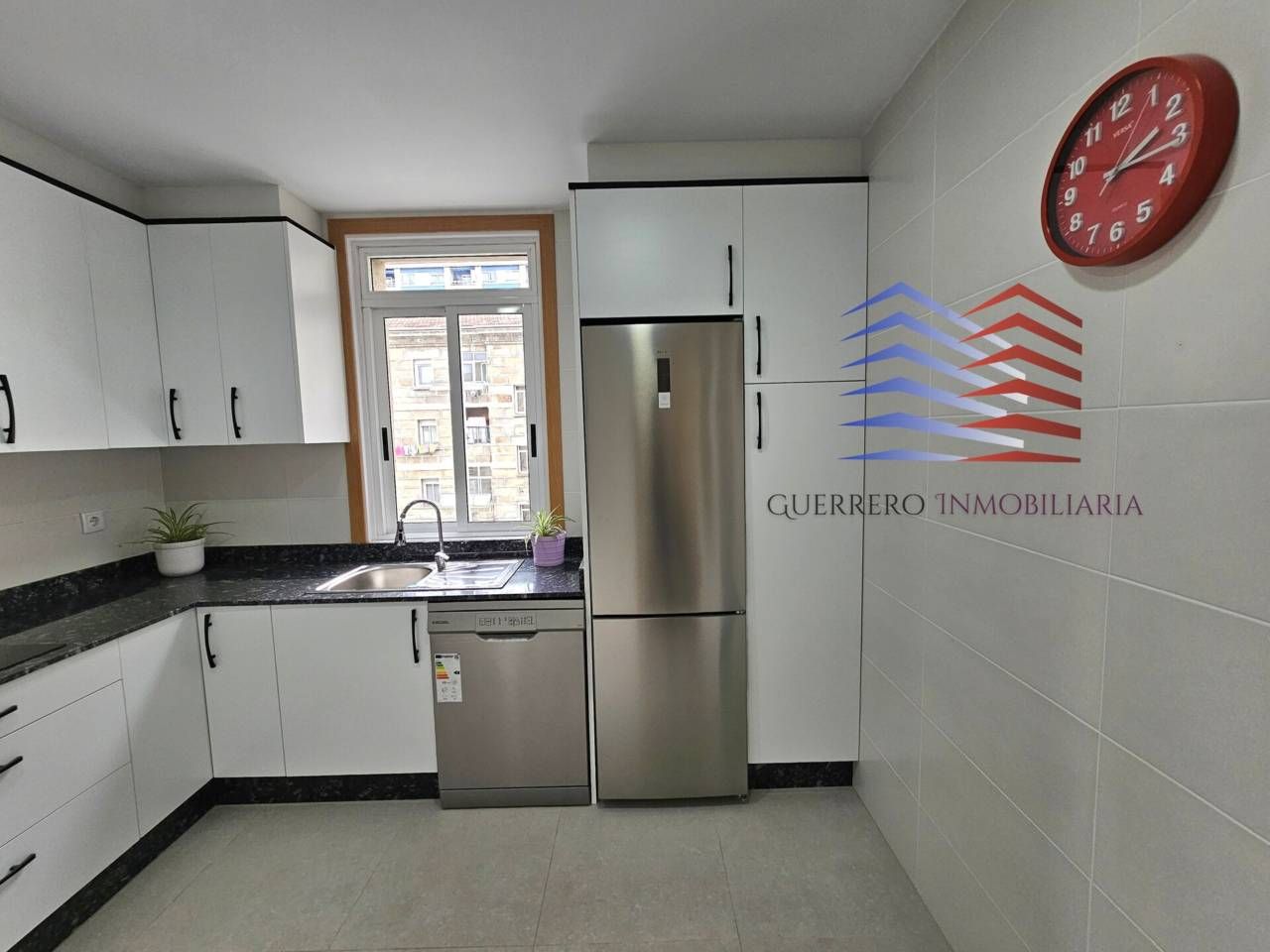 Cuina de Pis de lloguer en Ourense Capital  amb Calefacció i Moblat