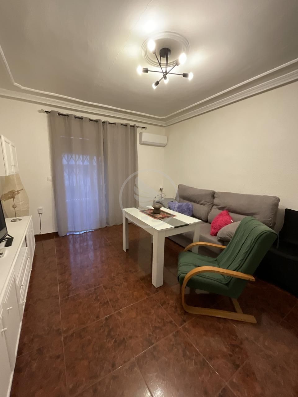 Sala d'estar de Pis en venda en Linares amb Aire condicionat, Terrassa i Moblat