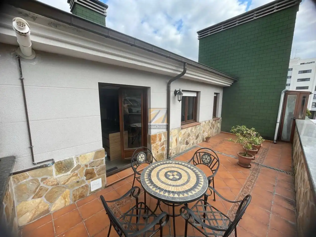 Terraza de Ático de alquiler en Oviedo  con Calefacción, Parquet y Terraza