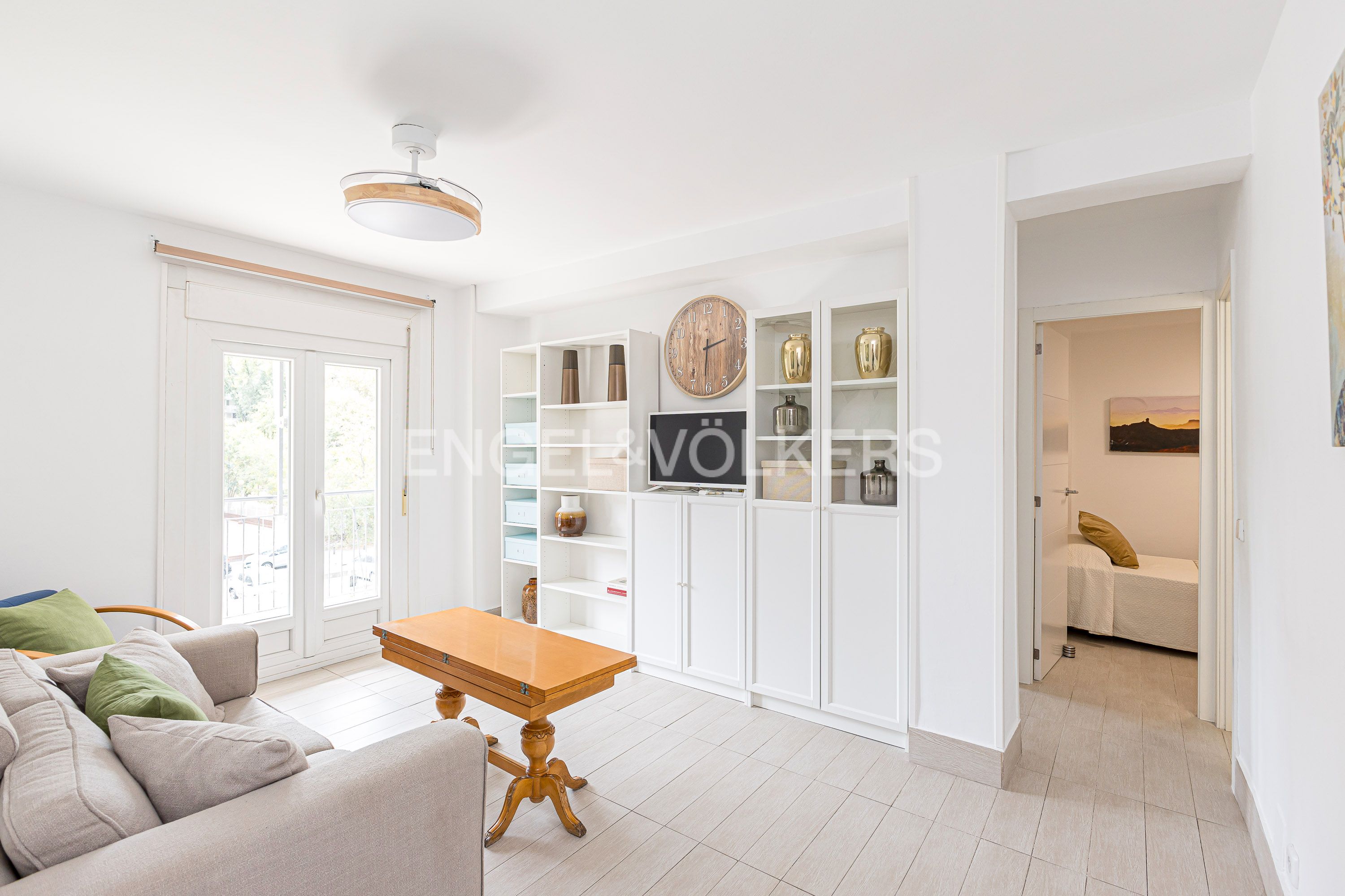 Sala d'estar de Apartament de lloguer en  Madrid Capital amb Calefacció, Terrassa i Moblat