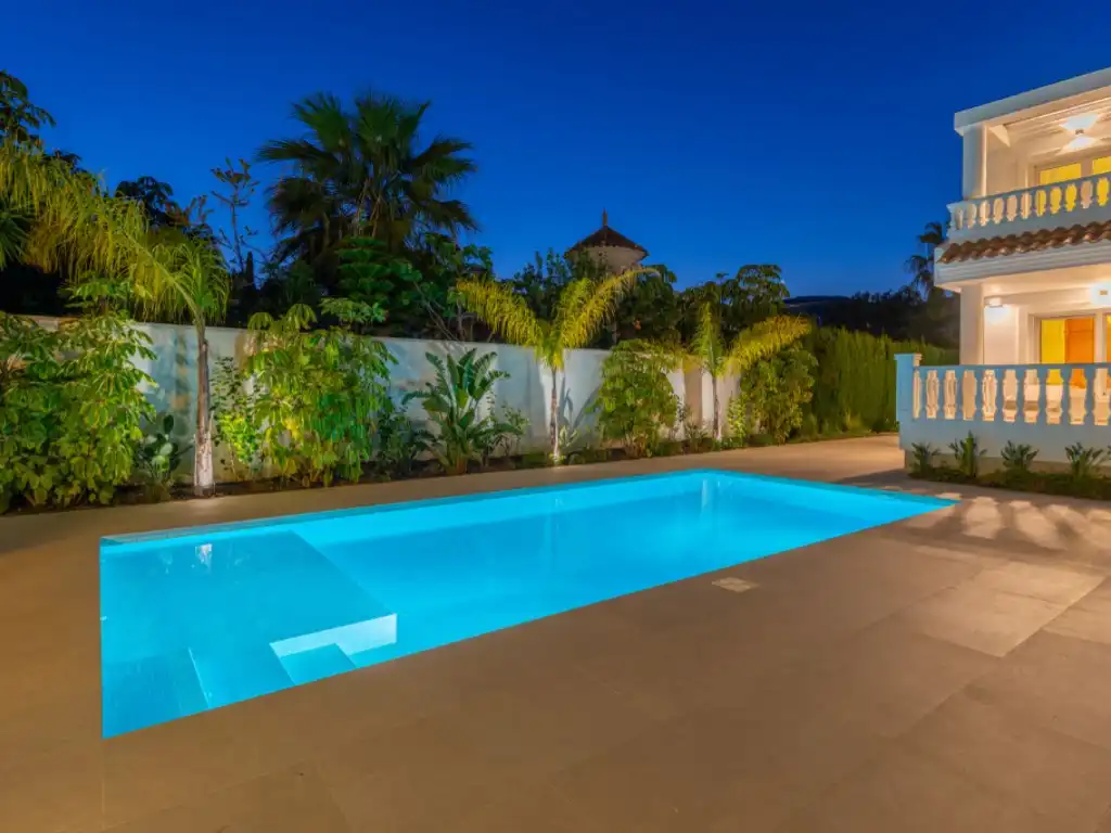 Swimming pool of Houses for sale in El Campello  with Air Conditioner, Private garden and Swimming Pool