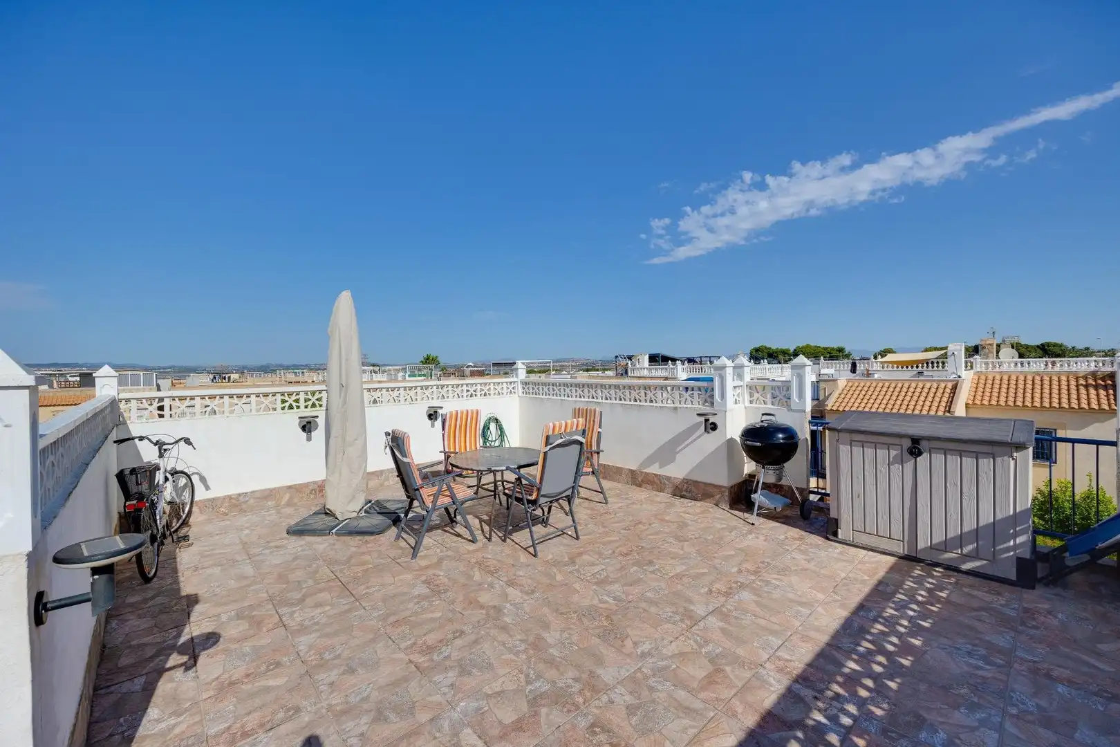 Terrassa de Casa o xalet en venda en Torrevieja amb Aire condicionat, Piscina i Moblat