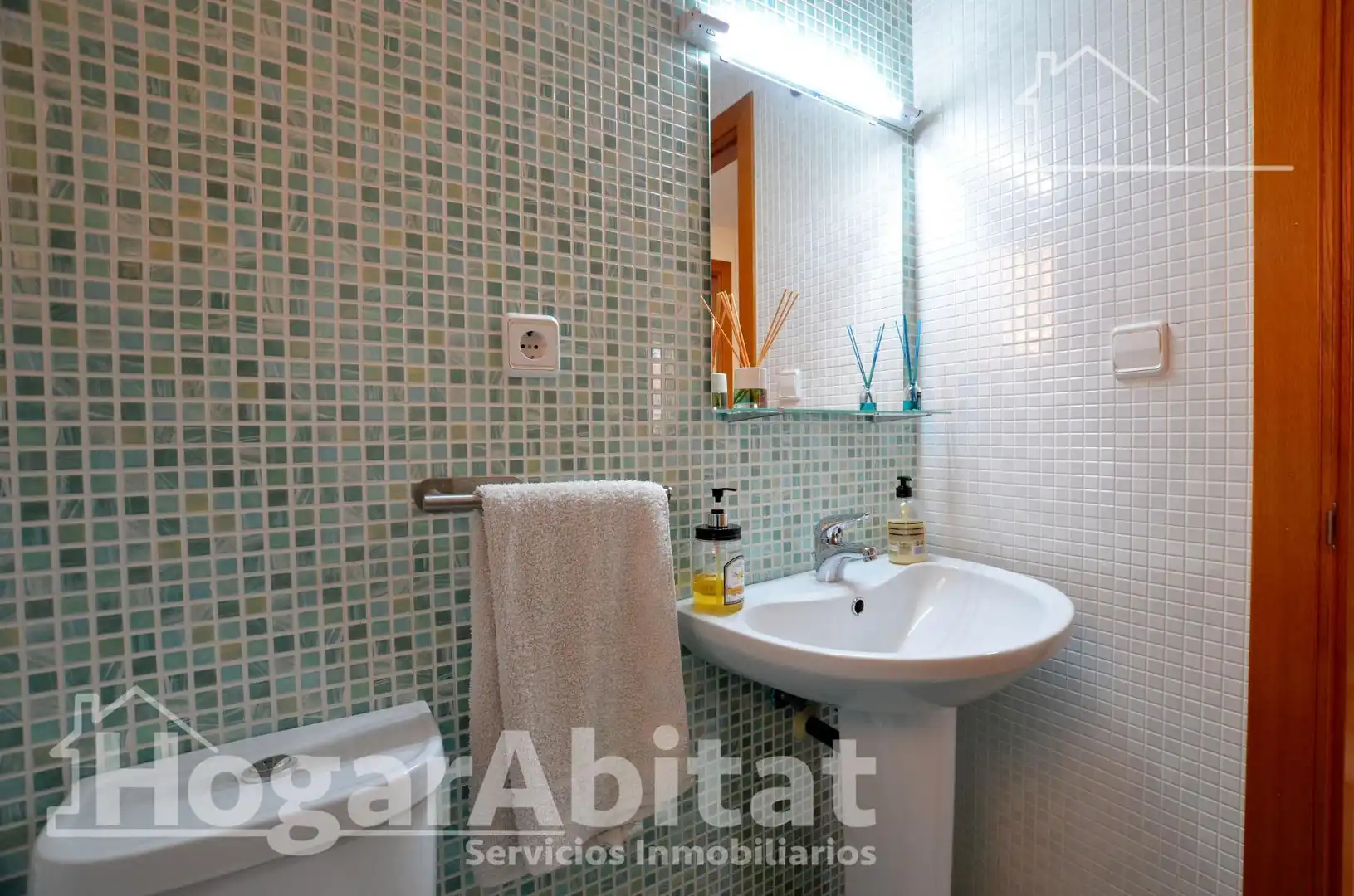 Baño de Casa adosada en venta en Favara con Terraza, Trastero y Balcón