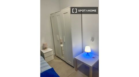 Foto 4 de Habitació a Can Vidalet, Esplugues de Llobregat