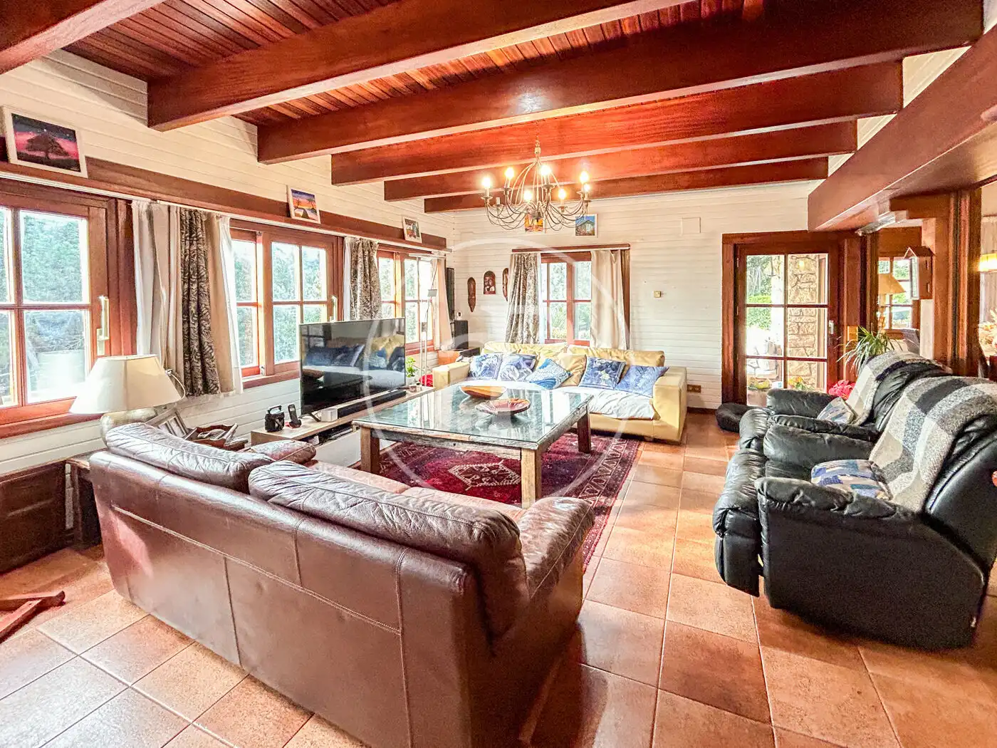 Sala d'estar de Casa o xalet en venda en Matadepera amb Calefacció, Jardí privat i Terrassa
