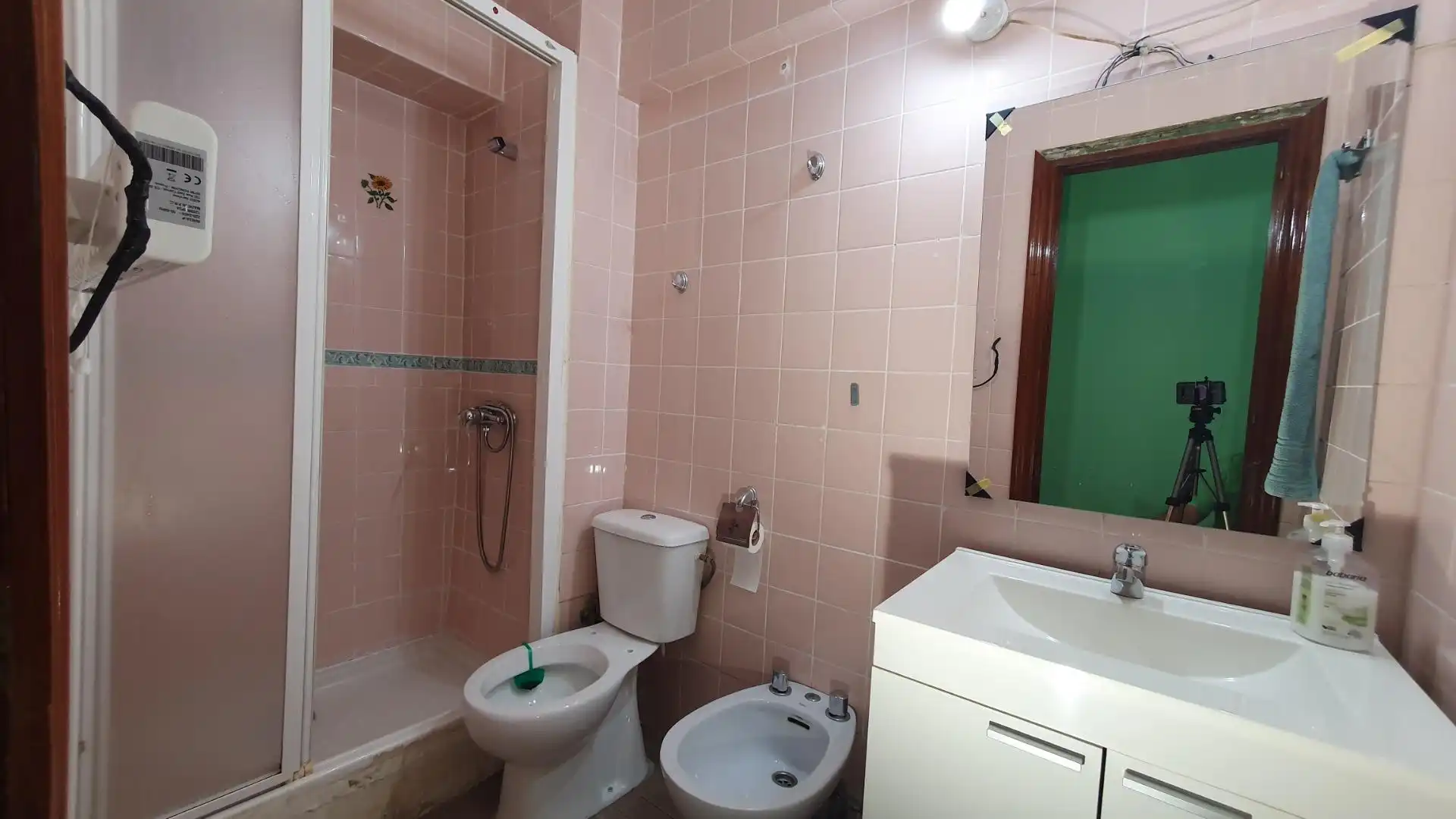 Bathroom of Flat for sale in Sestao   with Storage room and Balcony