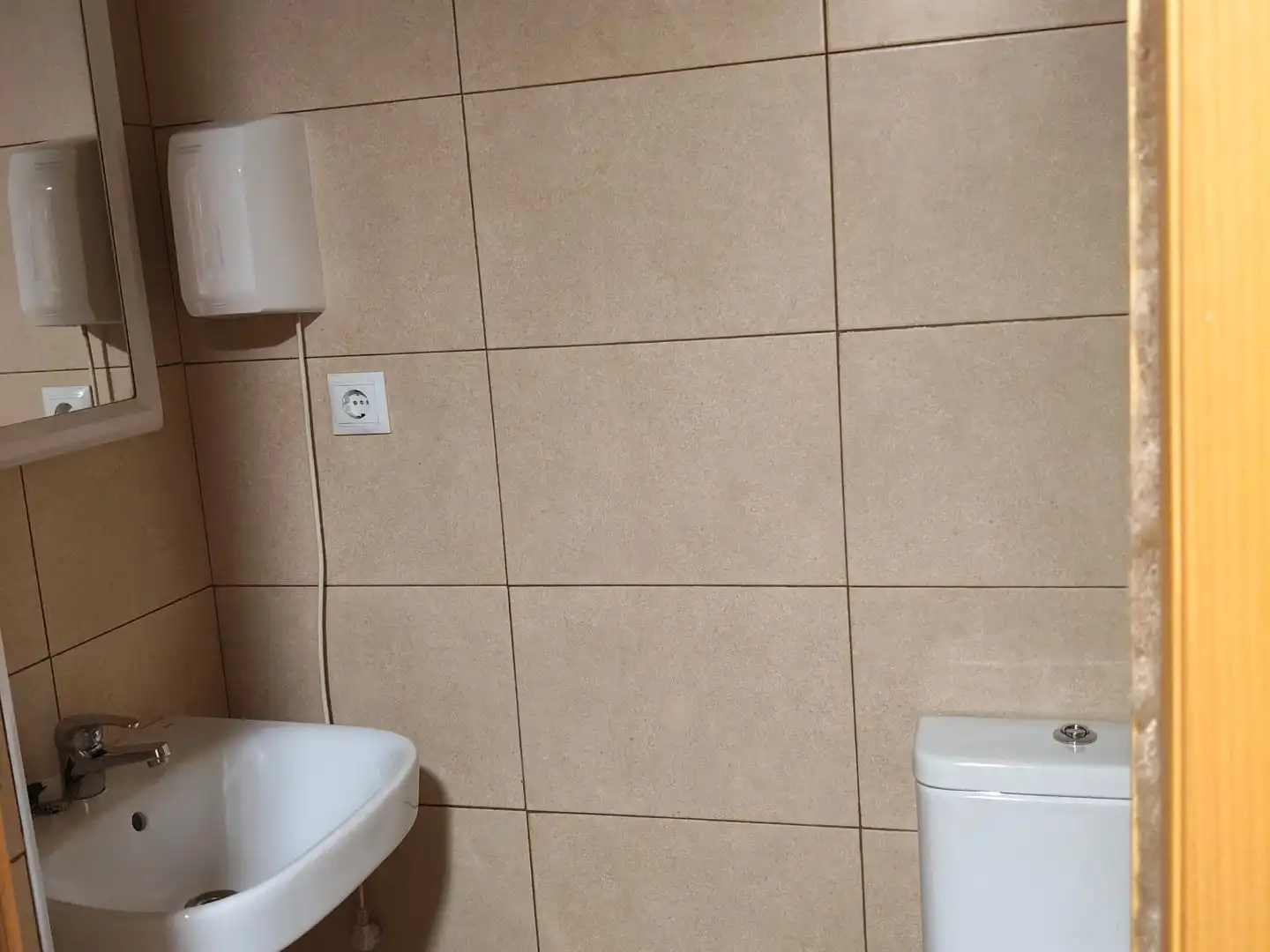 Bathroom of Commercial properties for rent in Beiro