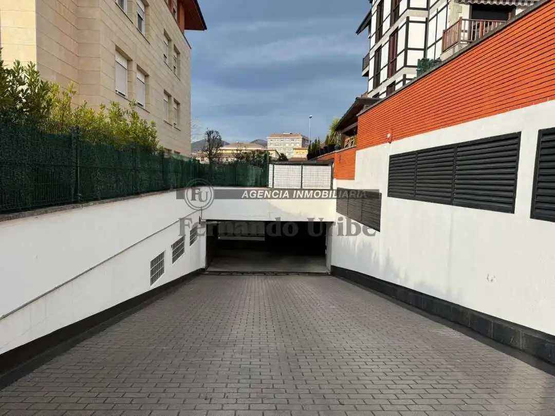 Garaje en venta en Zubiaurrea Kalea, Durango