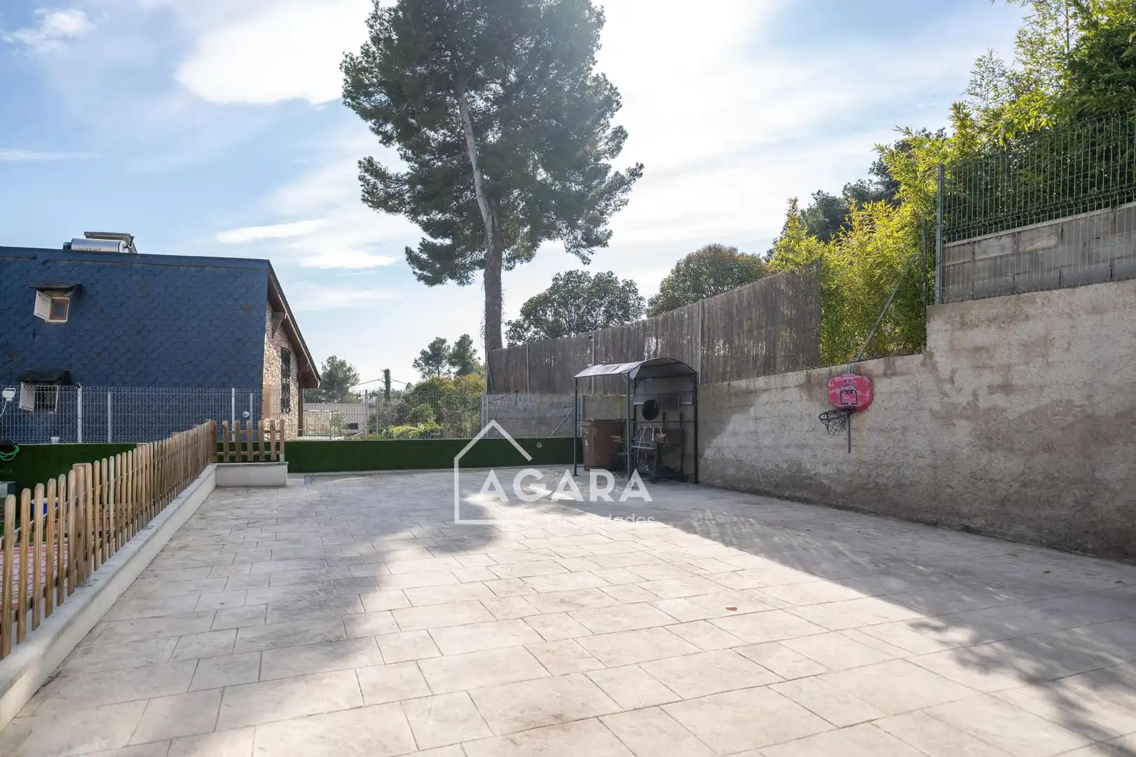 Terrassa de Casa o xalet en venda en Corbera de Llobregat amb Calefacció i Jardí privat