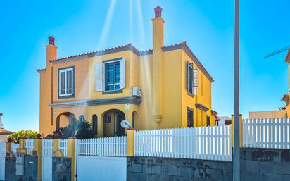 Exterior view of Single-family semi-detached for sale in Las Palmas de Gran Canaria  with Air Conditioner, Private garden and Terrace