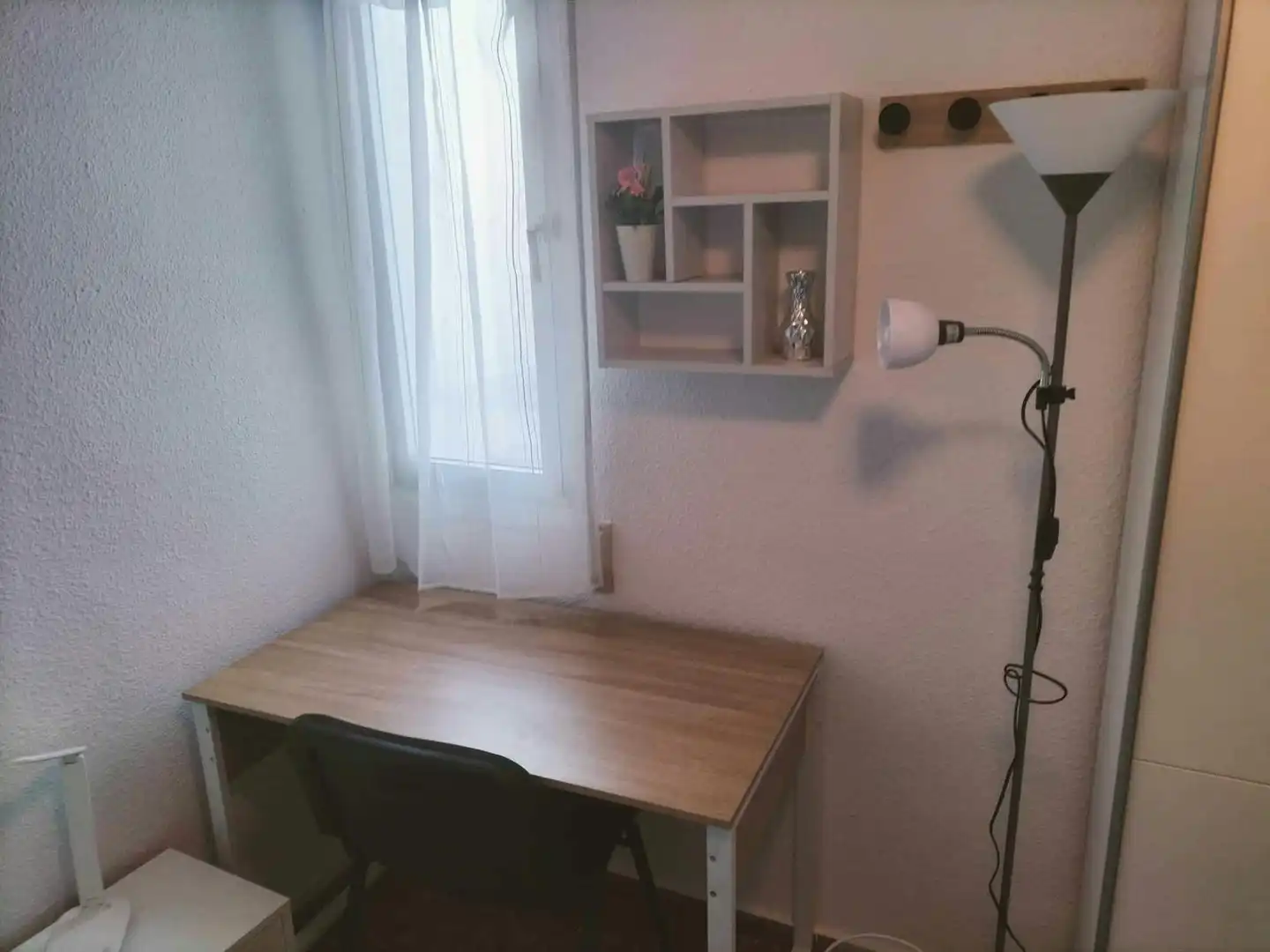 Bedroom of Flat for share in Valencia  with Furnished and Washing machine