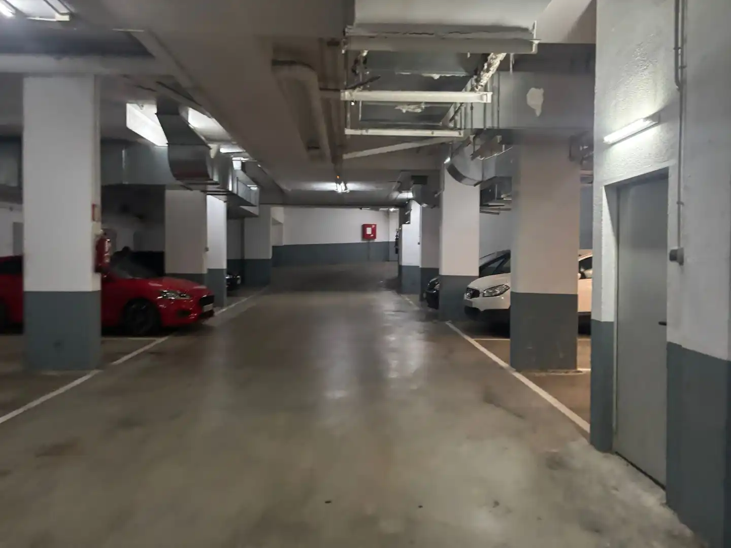 Parking de Piso en venta en Badalona con Calefacción, Terraza y Trastero