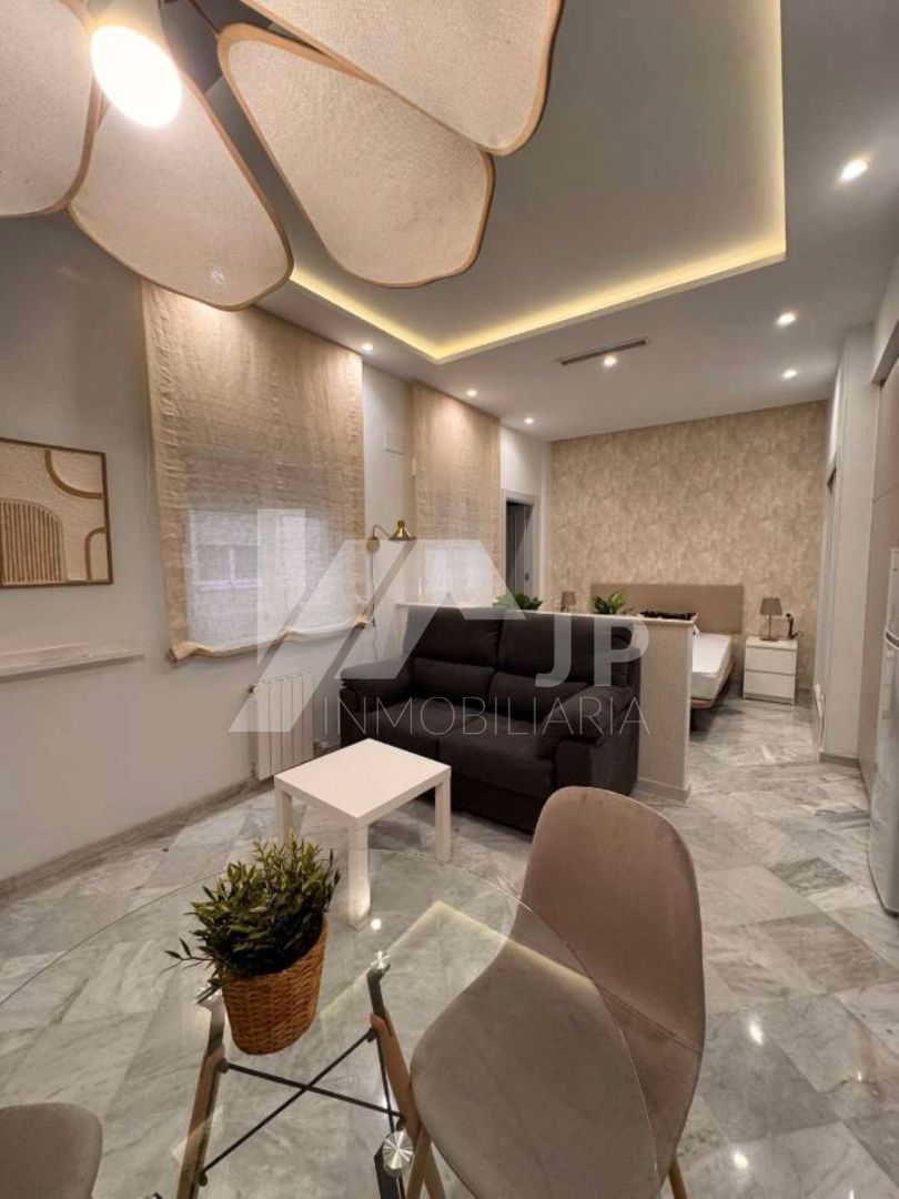 Loft to rent in Calle Gran Vía de Colón, Centro - Sagrario