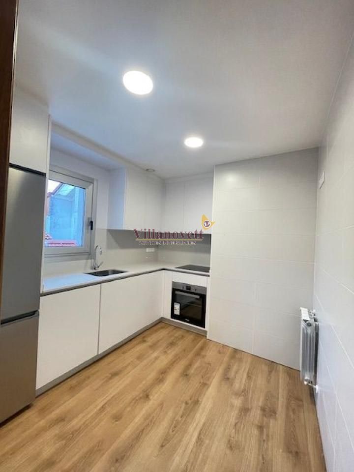 Cocina de Piso de alquiler en Vigo  con Calefacción