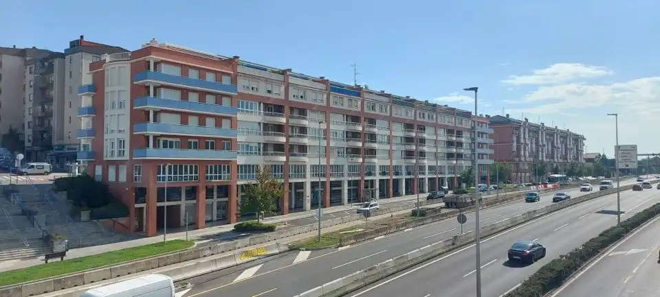 Locale commerciale in vendita a Centro Urbano - Hirigunea