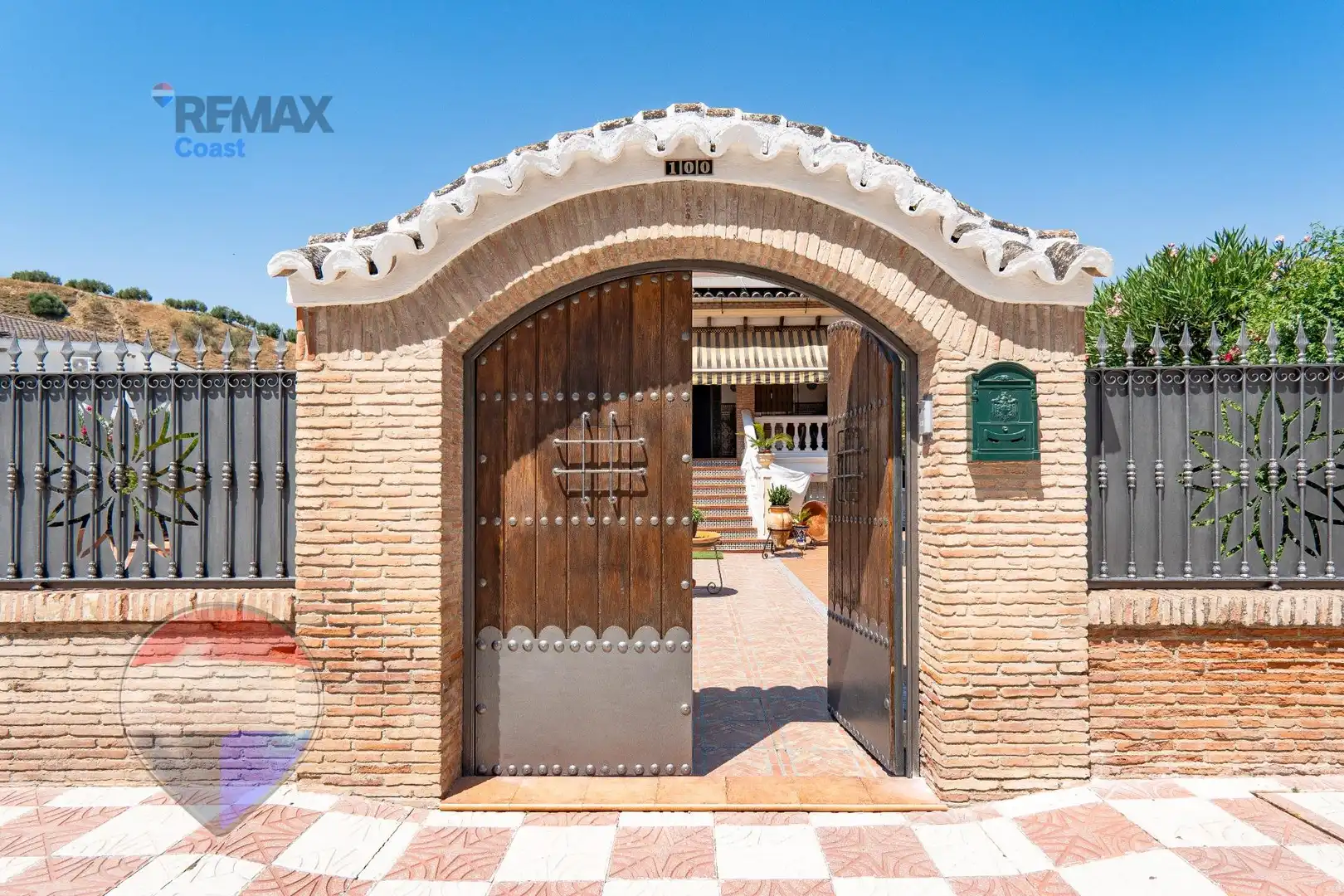 Exterior view of Houses for sale in Cuevas Bajas  with Heating, Private garden and Swimming Pool