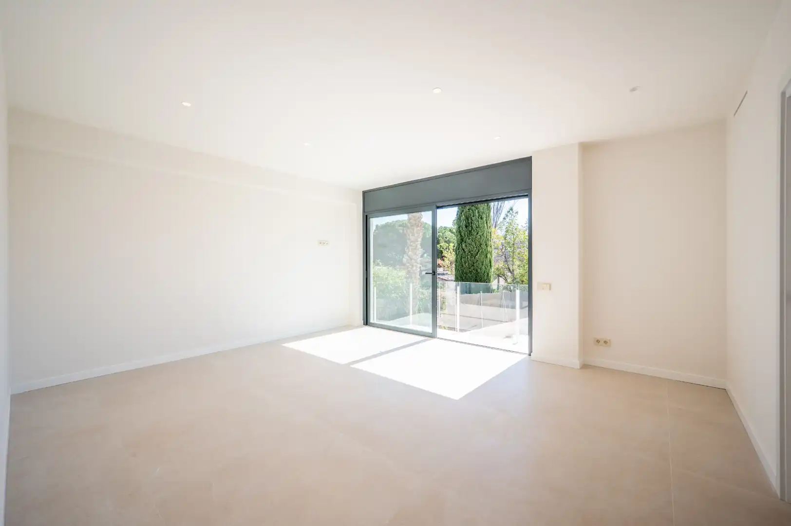 Sala d'estar de Casa o xalet en venda en Sant Just Desvern amb Aire condicionat, Calefacció i Jardí privat
