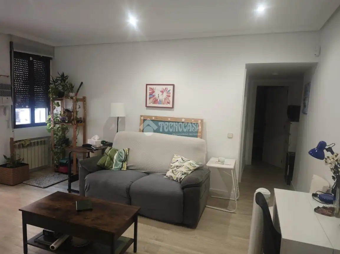 Sala d'estar de Casa o xalet en venda en Madrid amb Calefacció i Piscina
