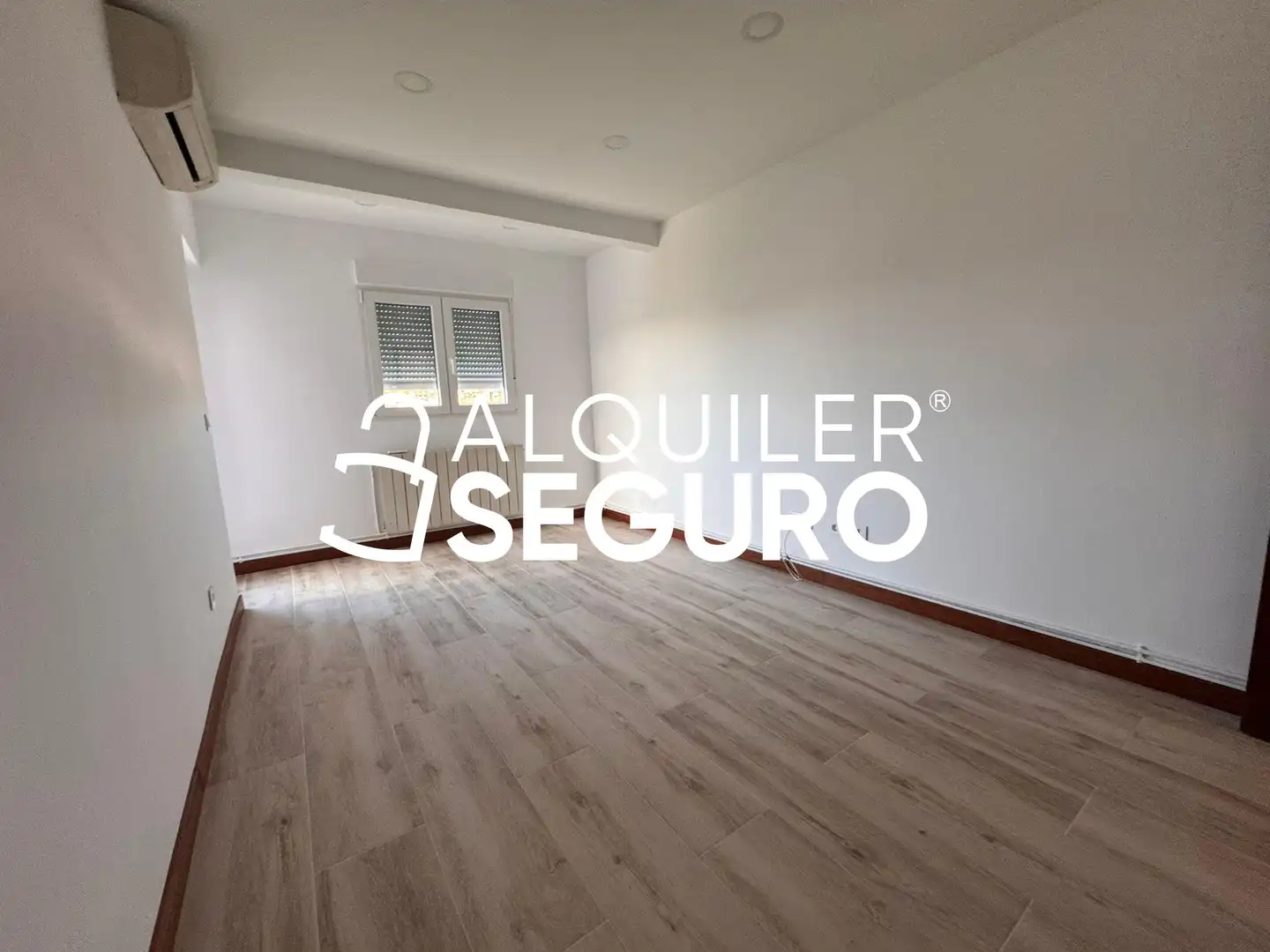 Bedroom of Flat for rent in Madrid  with Air Conditioner, Heating and Terrace
