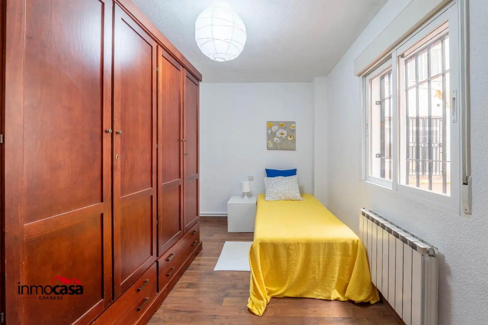 Bedroom of Flat for sale in Granada  with Air Conditioner, Heating and Balcony