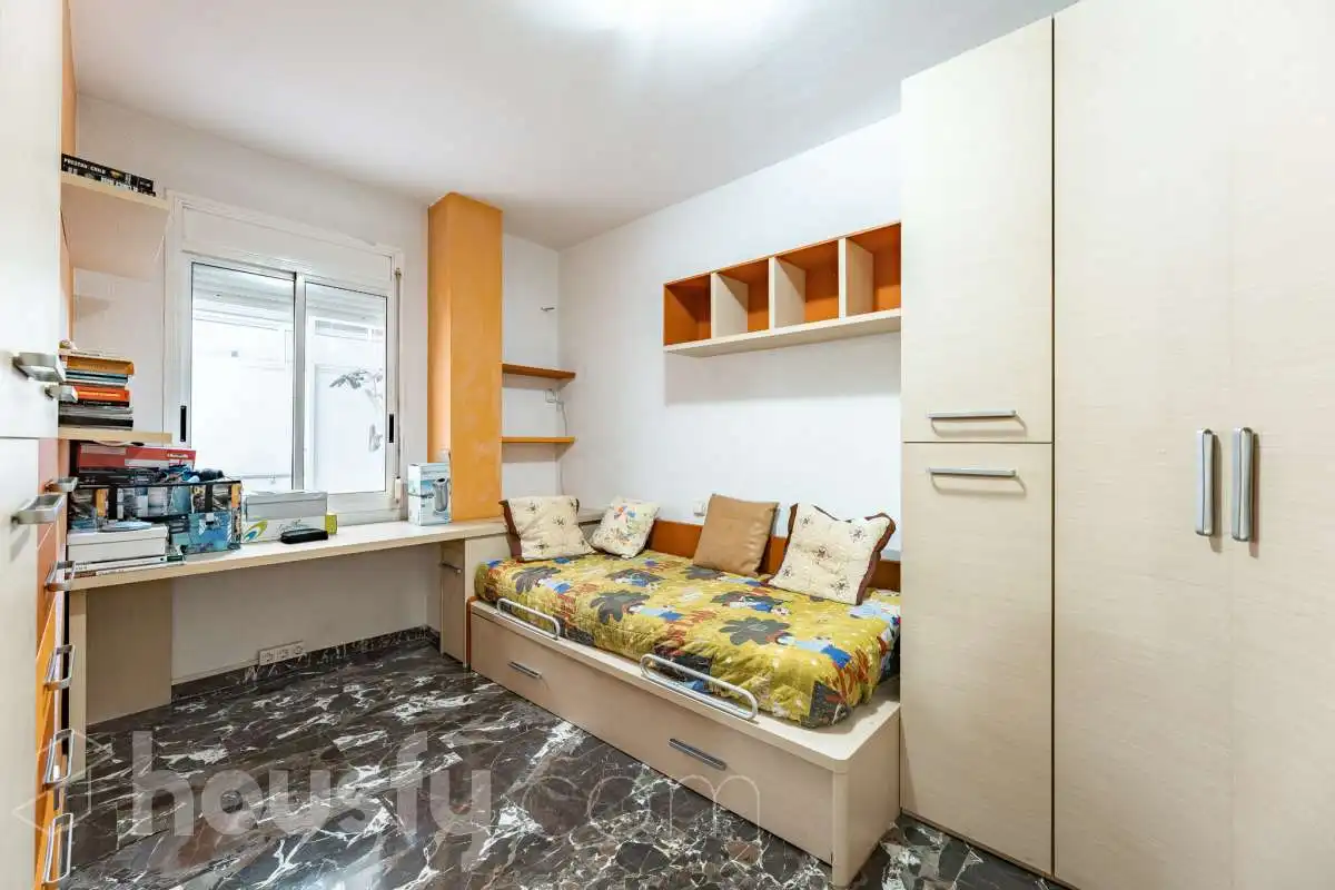 Bedroom of Flat for sale in Pallejà  with Air Conditioner, Heating and Balcony