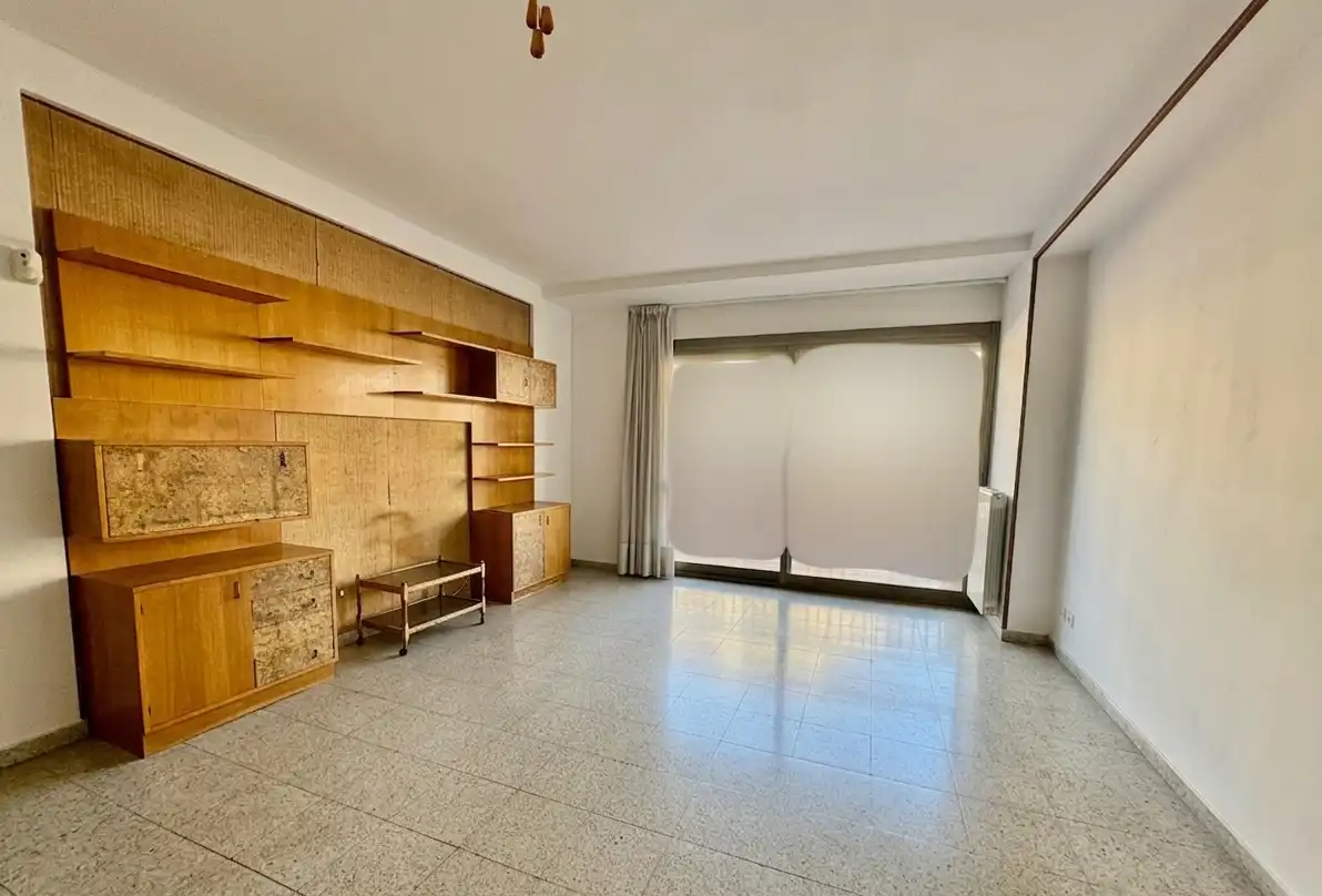 Sala d'estar de Pis en venda en Barcelona amb Balcó