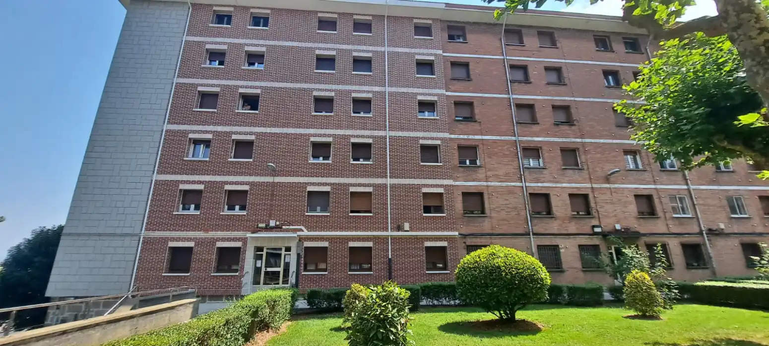 Vista exterior de Pis en venda en Barakaldo  amb Calefacció i Parquet