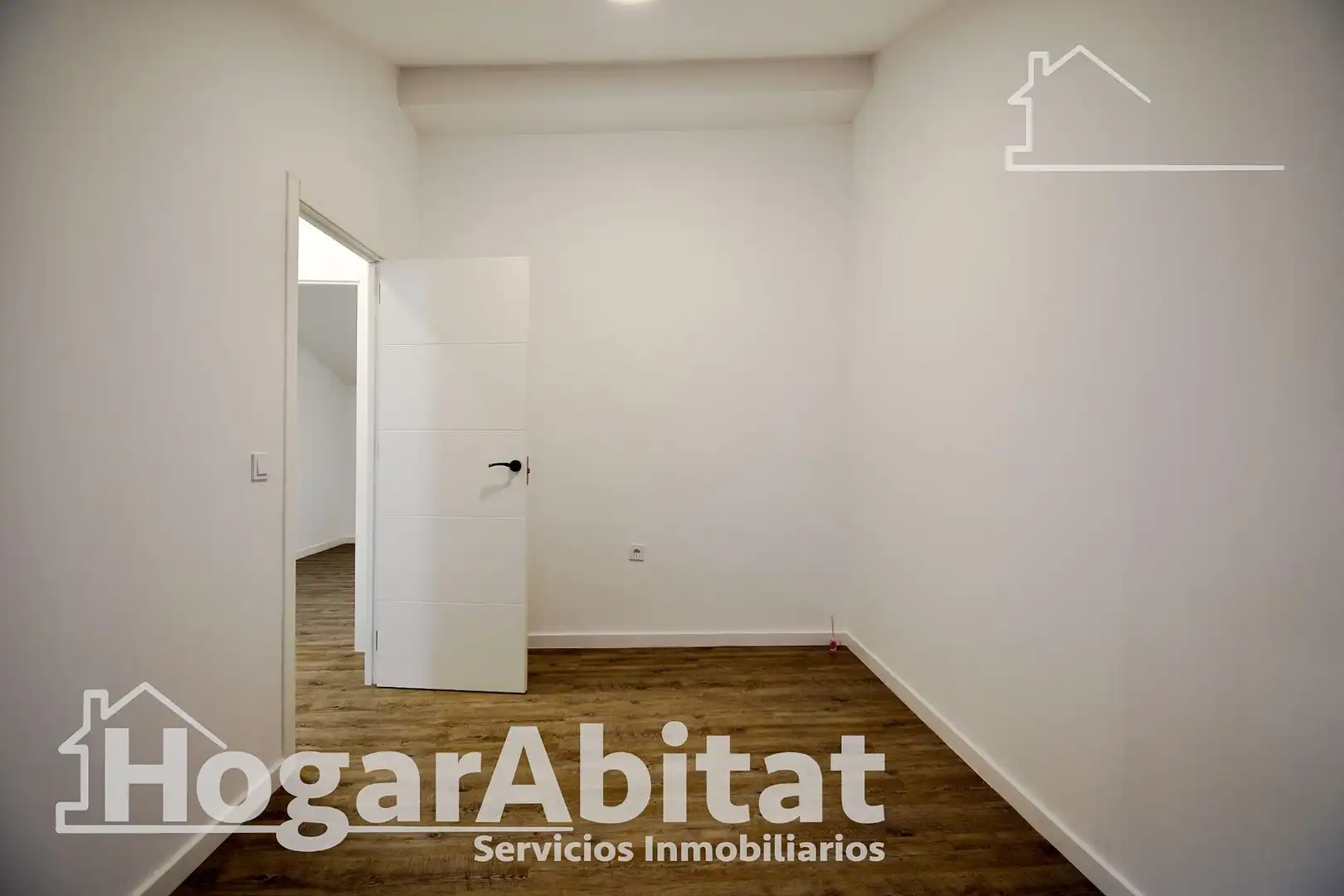 Bedroom of Houses for sale in Tavernes de la Valldigna  with Parquet flooring and Terrace