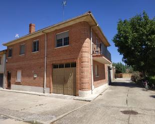 Exterior view of House or chalet for sale in Becerril de Campos