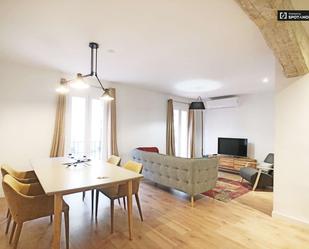 Sala d'estar de Apartament per a compartir en  Madrid Capital amb Aire condicionat i Terrassa