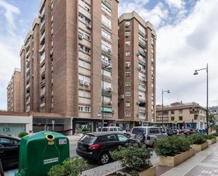 Vista exterior de Pis en venda en  Granada Capital amb Terrassa i Balcó