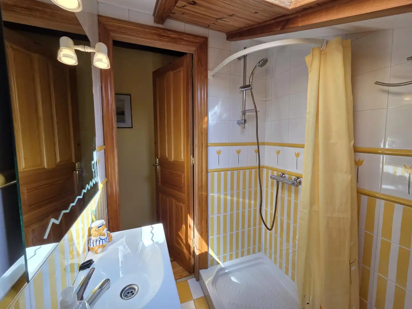 Badezimmer von Haus oder Chalet zum Verkauf in Piélagos mit Privatgarten, Terrasse und Abstellraum
