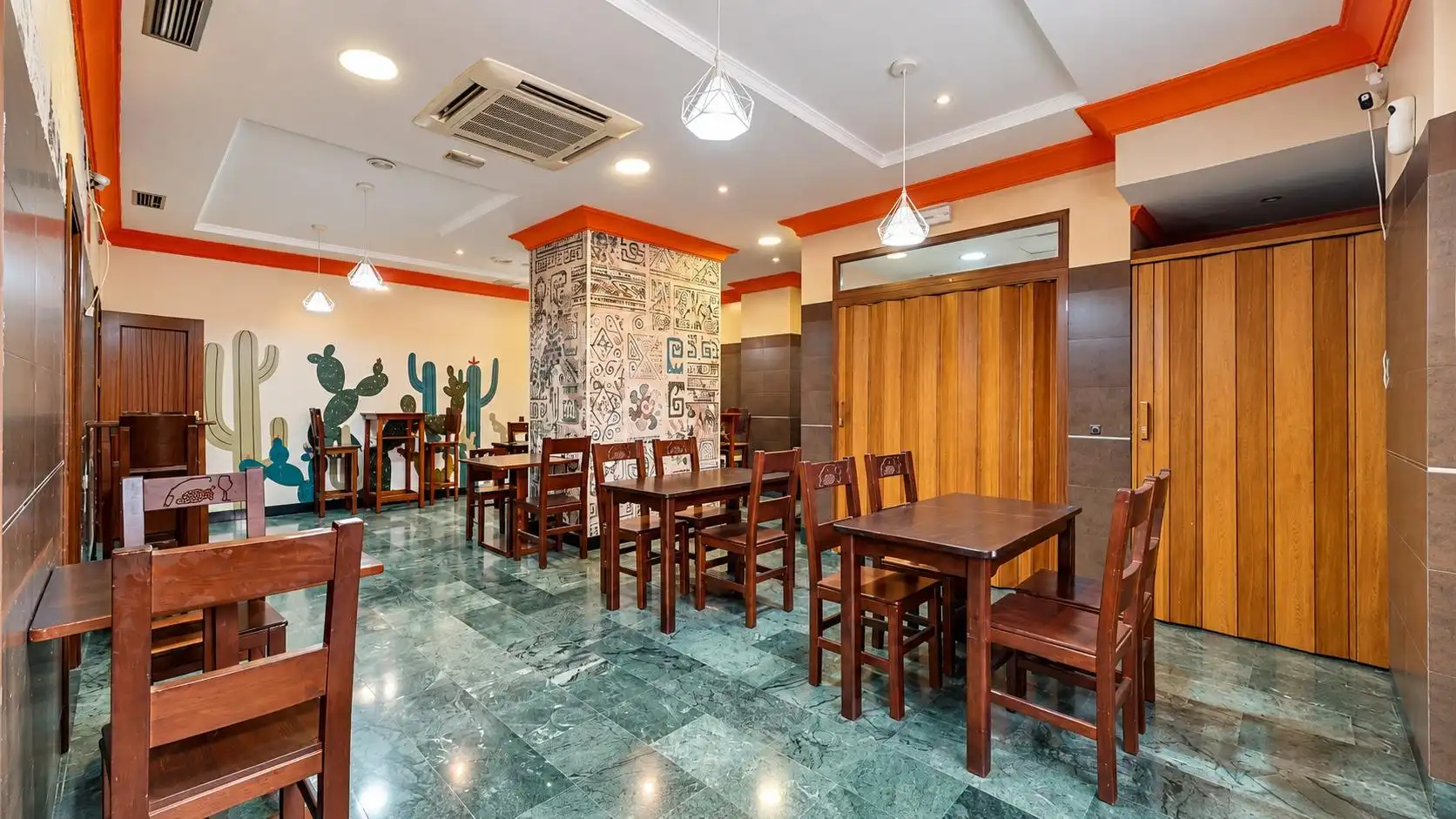 Local en venta en Granada con Aire acondicionado y Amueblado