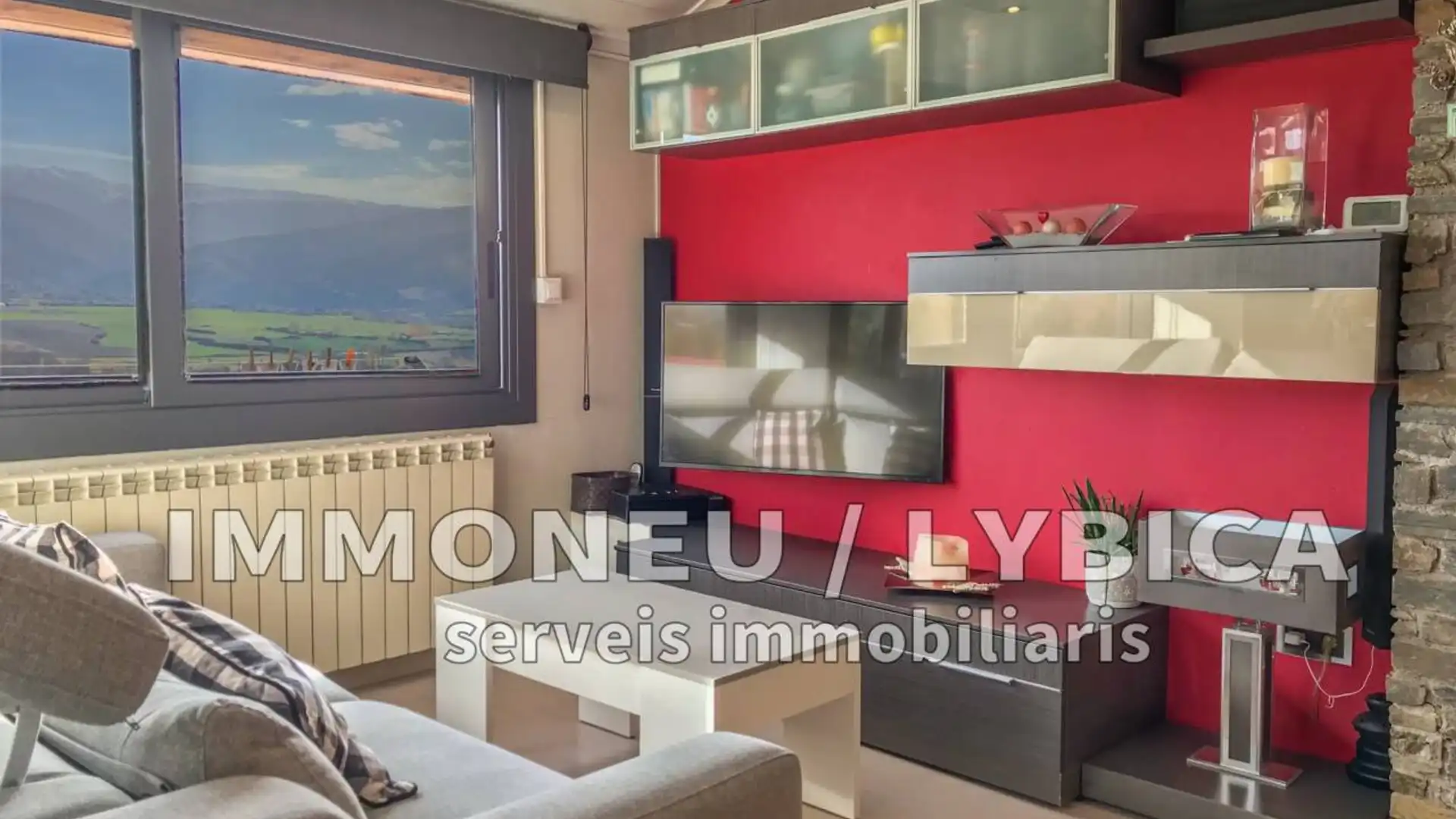 Sala de estar de Apartamento en venta en Puigcerdà con Calefacción, Parquet y Trastero