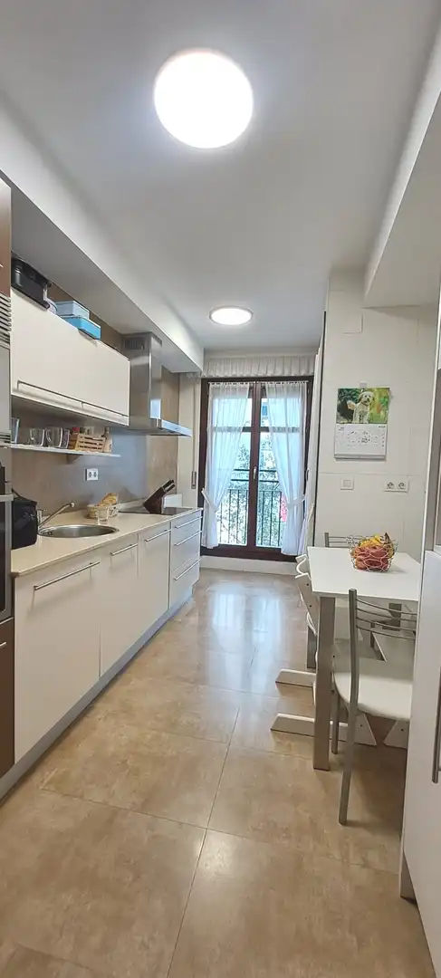 Cocina de Piso en venta en Vitoria - Gasteiz con Calefacción, Trastero y Amueblado