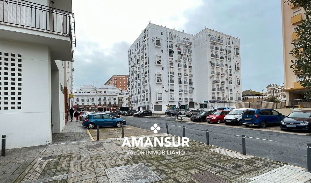 Exterior view of Garage for sale in  Huelva Capital