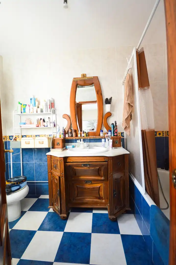 Badezimmer von Wohnung zum Verkauf in Viator mit Klimaanlage und Heizung