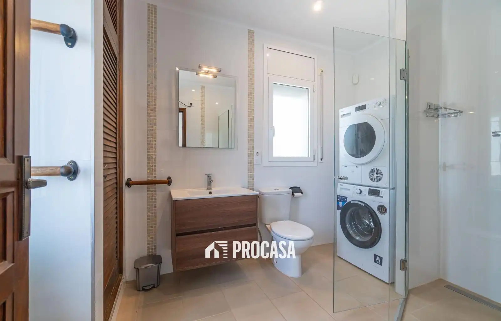 Bany de Casa o xalet en venda en Empuriabrava amb Aire condicionat, Piscina i Moblat