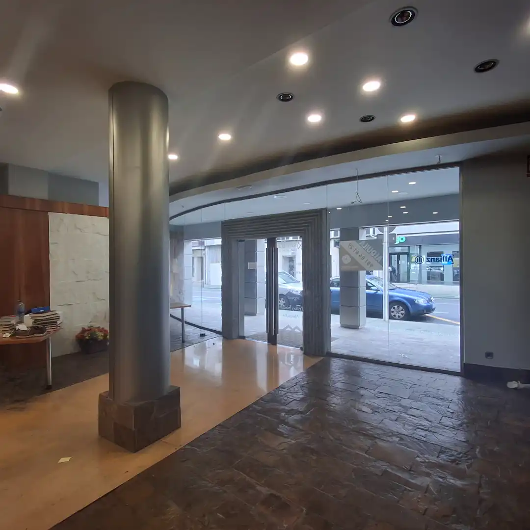 Business premises to rent in DP-1107 5
