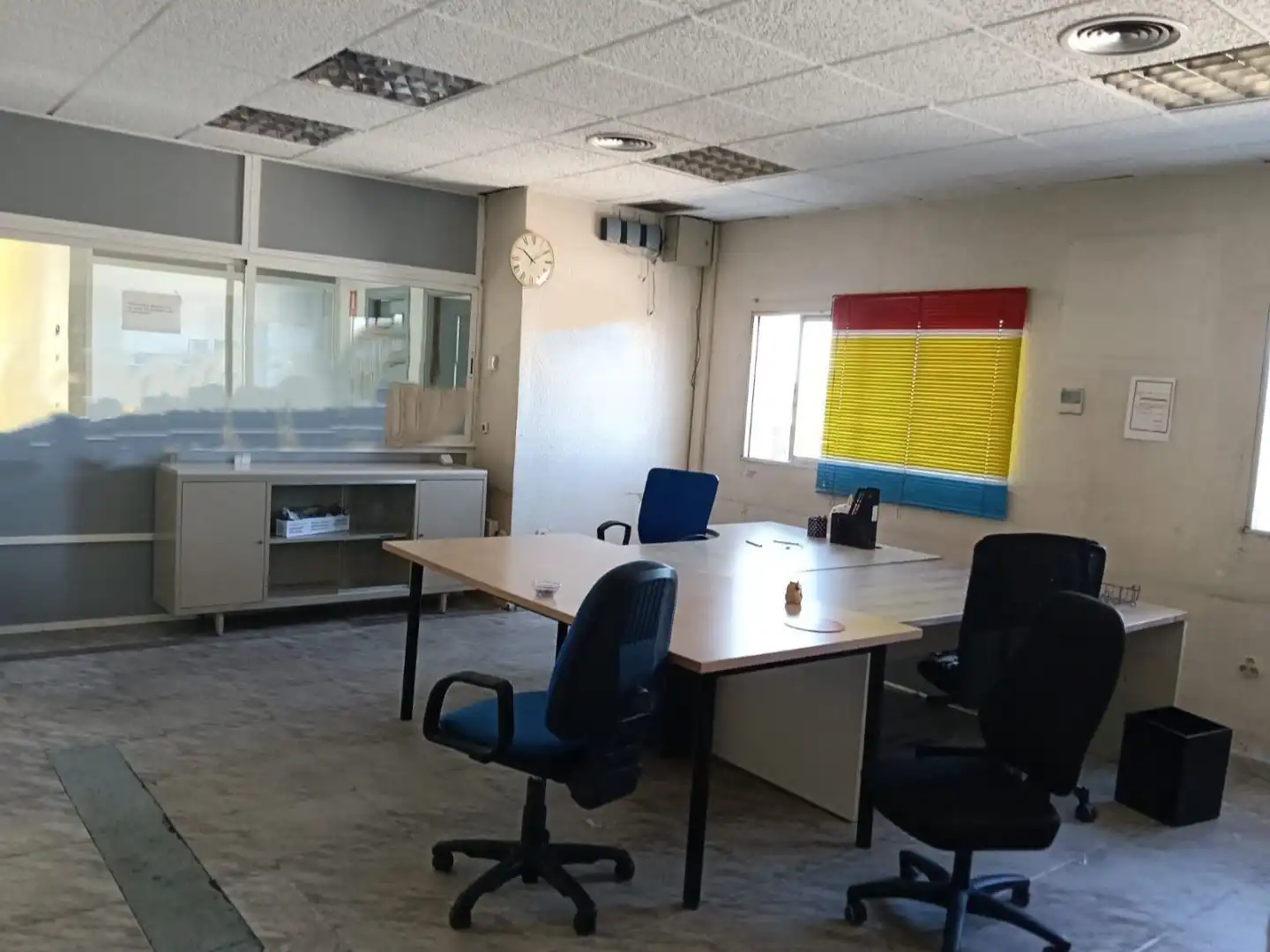Oficina de lloguer en Azuqueca de Henares amb Aire condicionat, Calefacció i Moblat